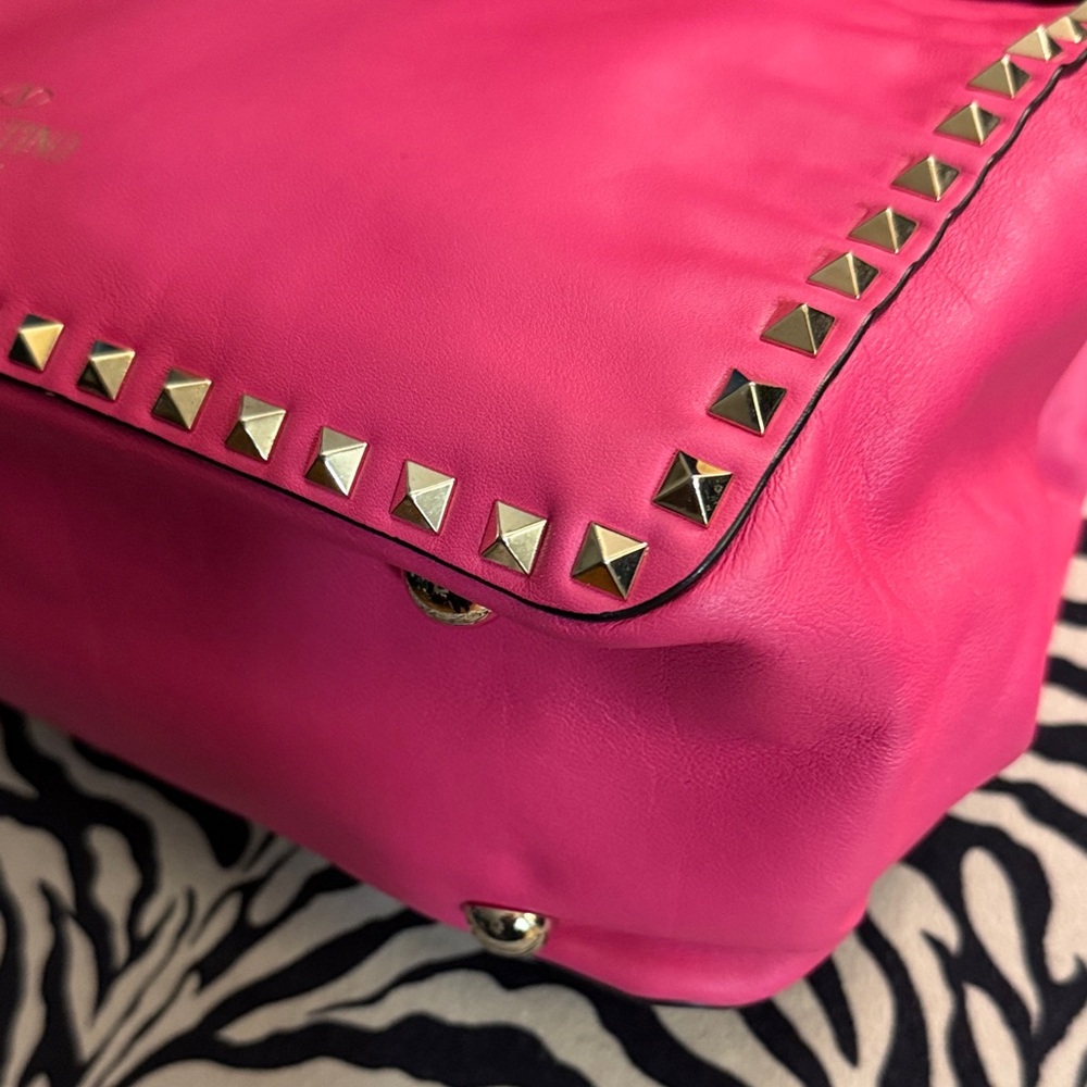 Valentino Garavani Gold & Pink Studded Handbag with Removable Crossbody Strap - Picture 6 of 16